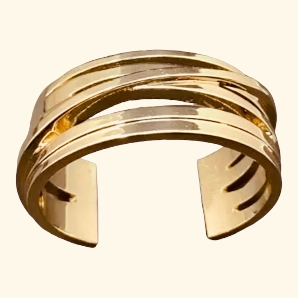 Loft Oval Cuff Bangle/Gold Tone Ribbed Dome Chunky Stainless Steel Bracelet